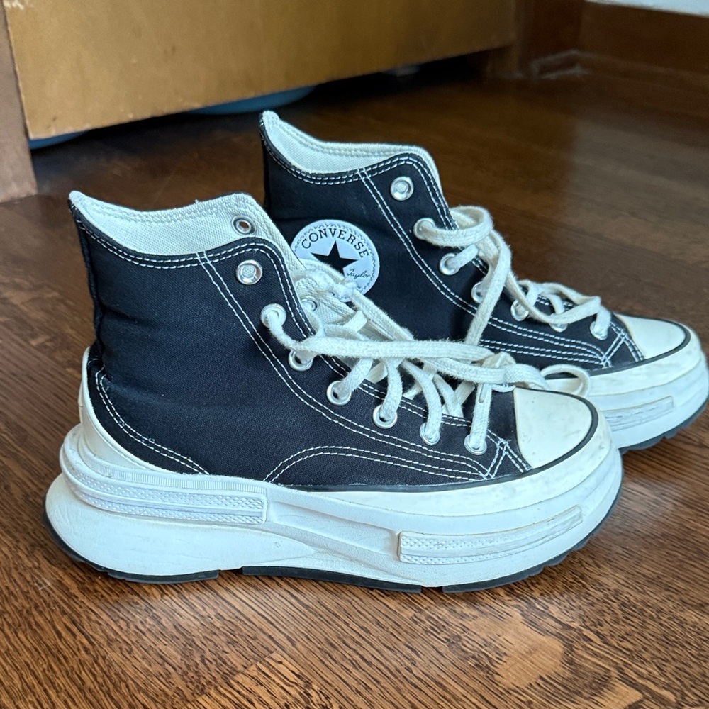 Converse Black and White Platform High-Tops - size 7 women’s